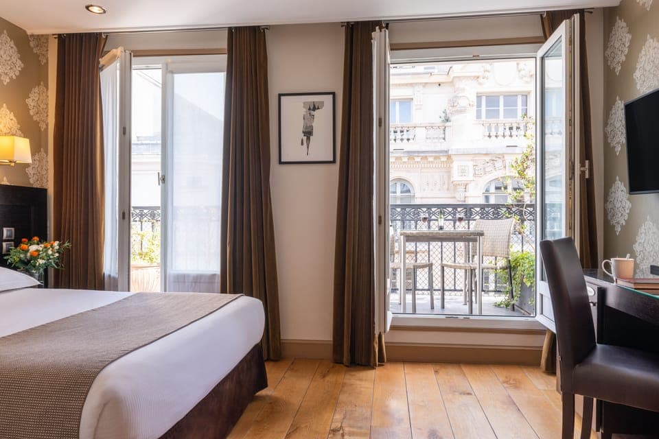 Superior Double Room | Minibar, in-room safe, desk, soundproofing