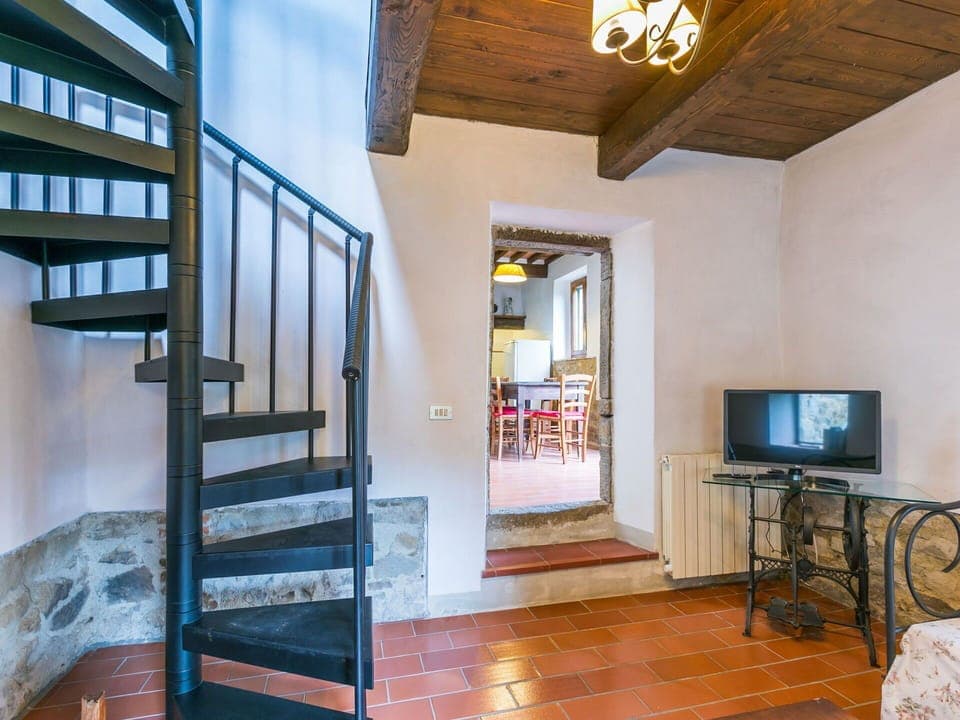 Building, Wood, Stairs, Interior Design, Architecture, Floor, Houseplant, Flooring, Couch, Wood Stain