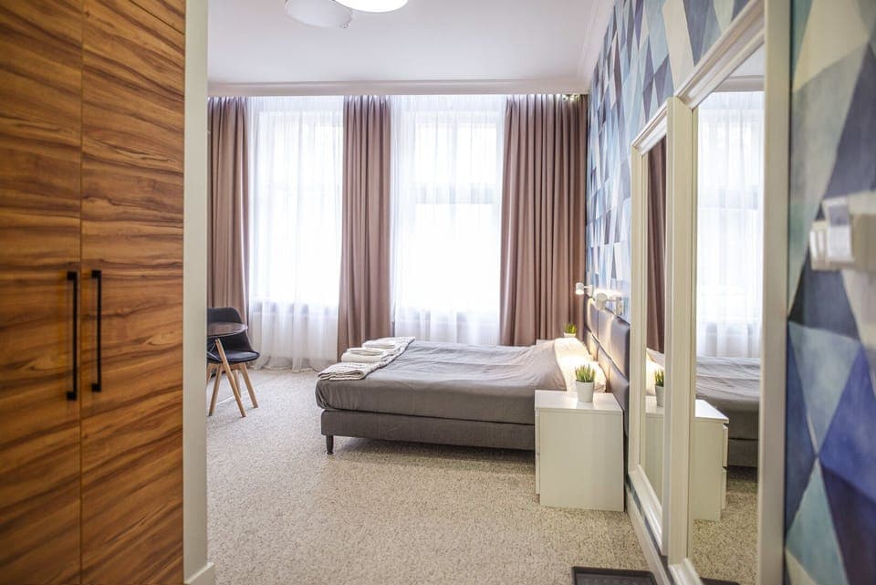 Deluxe Studio Suite, 1 Queen Bed with Sofa bed | Free minibar, desk, iron/ironing board, free WiFi