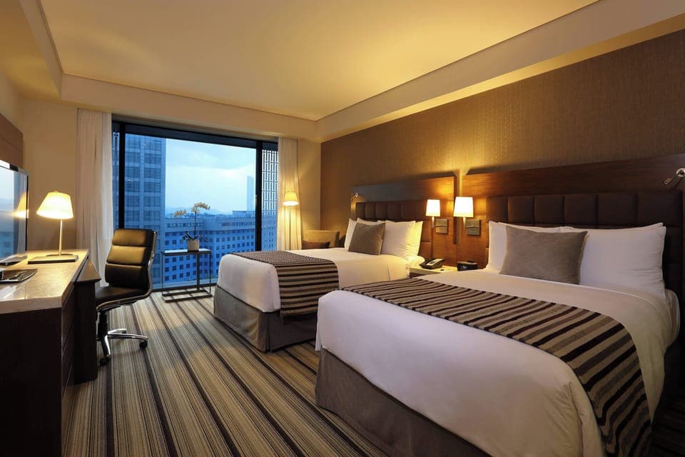 Egyptian cotton sheets, premium bedding, down comforters, in-room safe