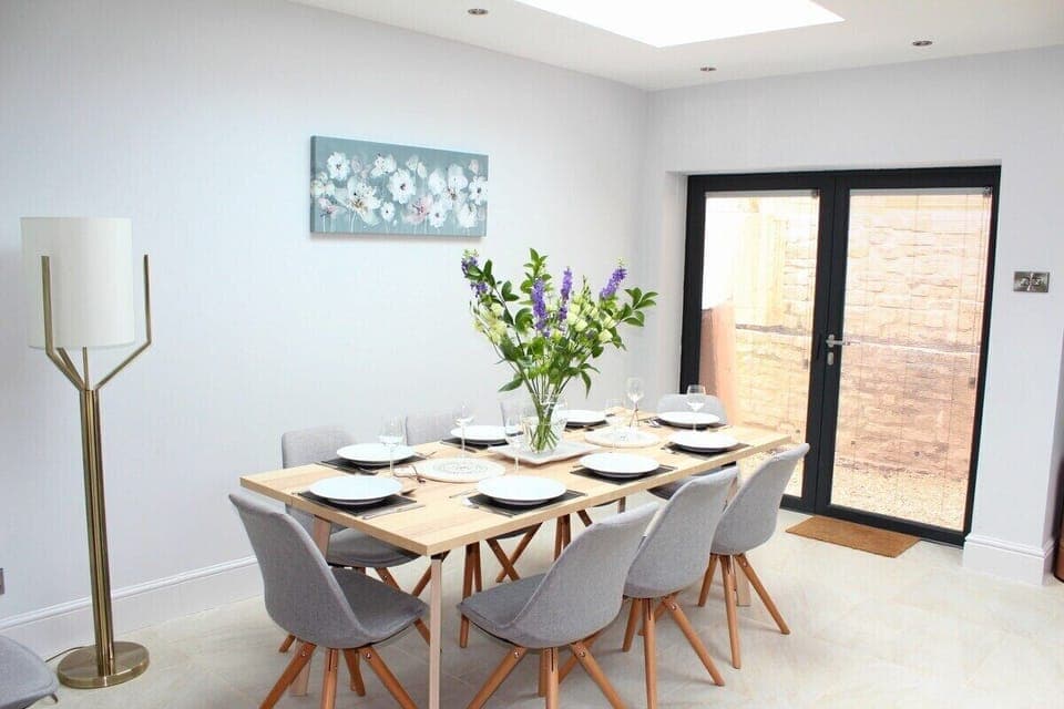 House, 4 Bedrooms (Sleeps 11) | Restaurant