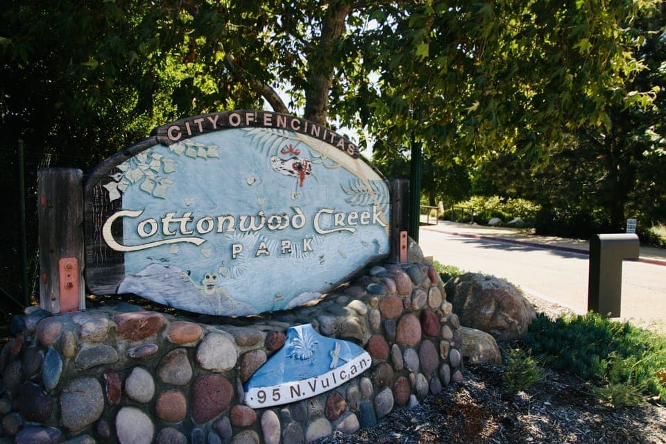 Cottonwood Creek Park adjacent to Tiny House with tennis courts/ PICKLEBALL 