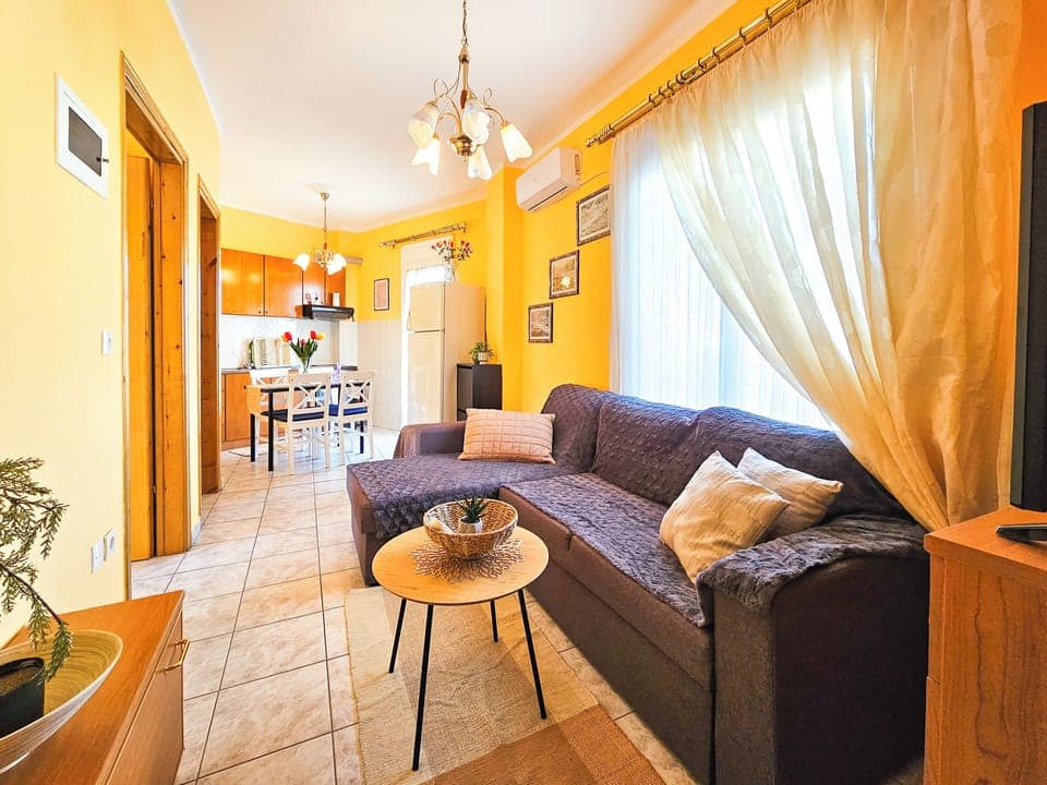 Luxury Apartment | Blackout drapes, iron/ironing board, free WiFi, bed sheets