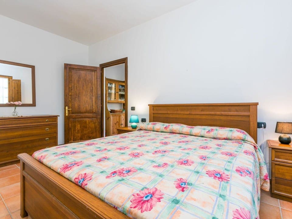 Furniture, Mirror, Property, Cabinetry, Building, Comfort, Azure, Wood, Textile, Drawer