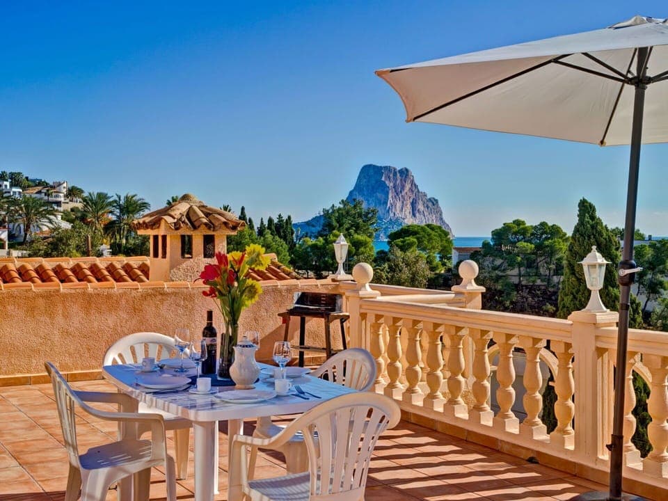 Sky, Table, Furniture, Property, Outdoor Table, Nature, Azure, Chair, Outdoor Furniture, Building
