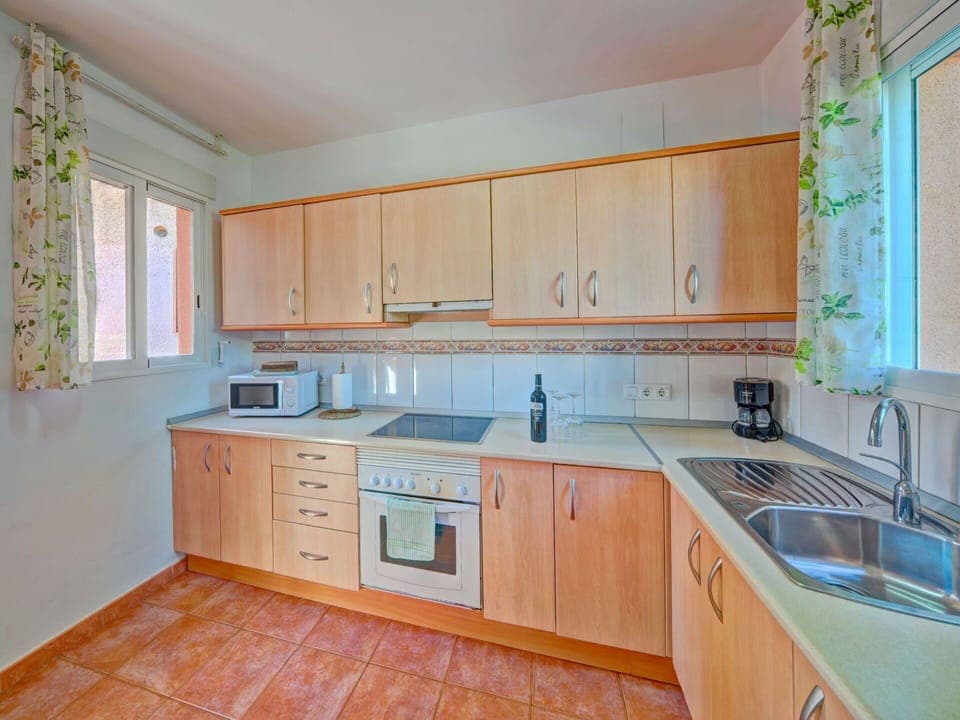 Cabinetry, Kitchen Sink, Countertop, Sink, Property, Furniture, Tap, Blue, Wood, Kitchen