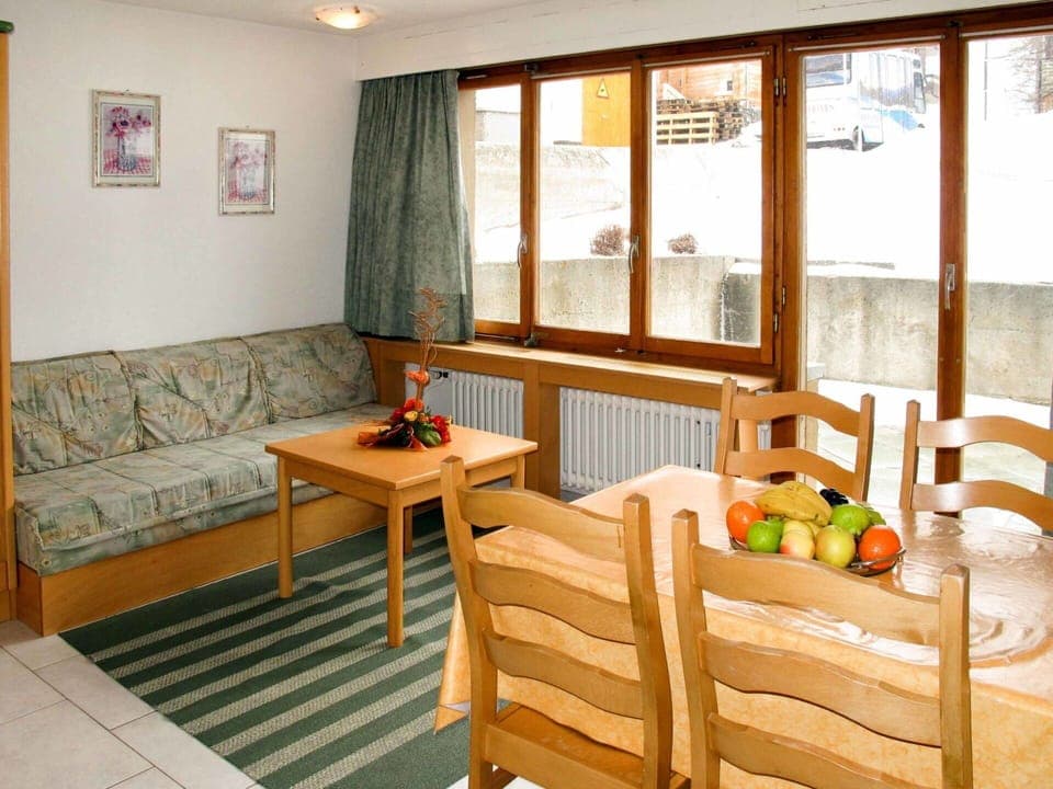 Table, Furniture, Property, Window, Couch, Building, Wood, Comfort, Interior Design, Picture Frame