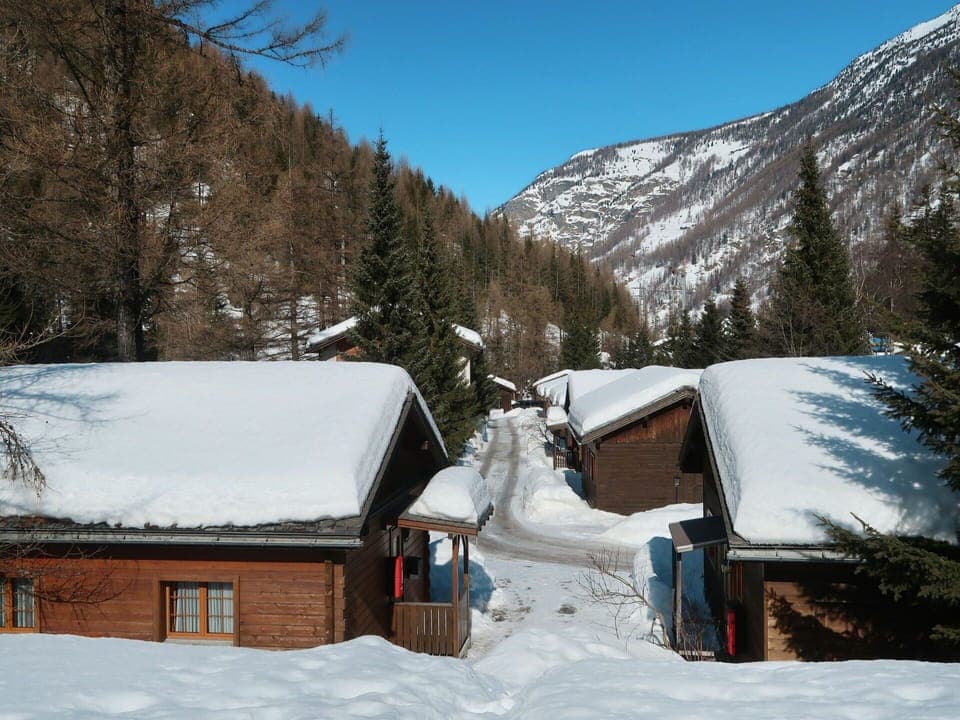 Sky, Snow, Mountain, Building, Window, White, Tree, Plant, House, Slope