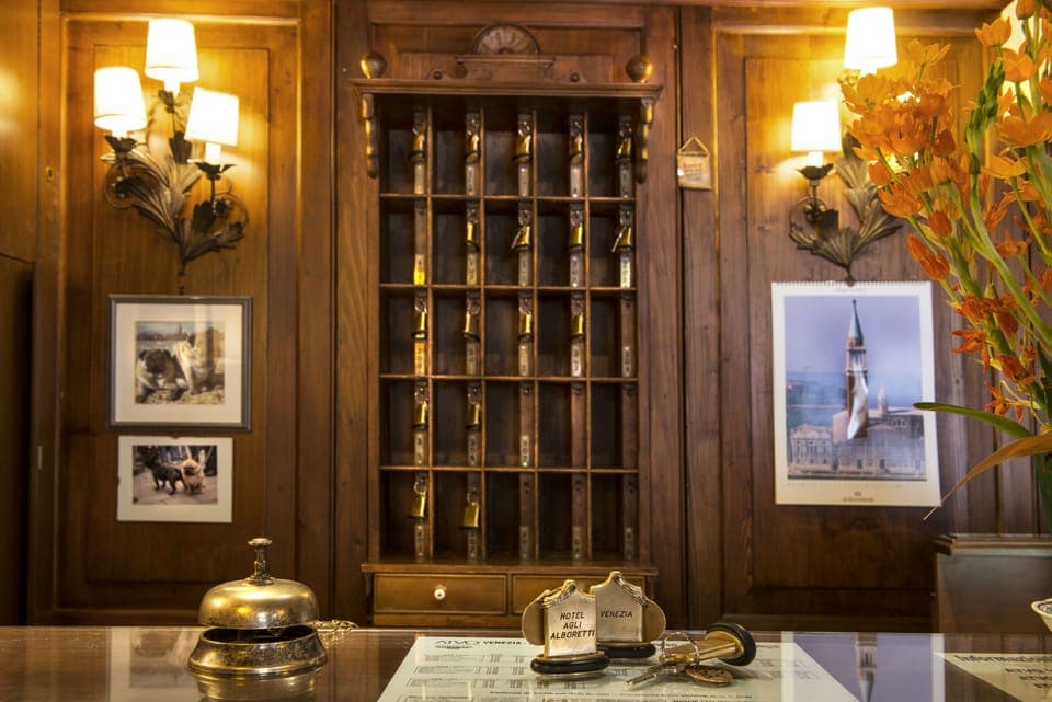 Concierge desk