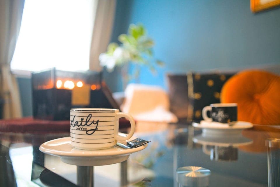 Suite, 1 Queen Bed | Living area | TV, pay movies