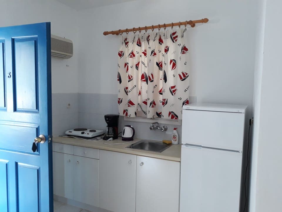 Apartment | 10 bedrooms, blackout drapes, soundproofing, iron/ironing board