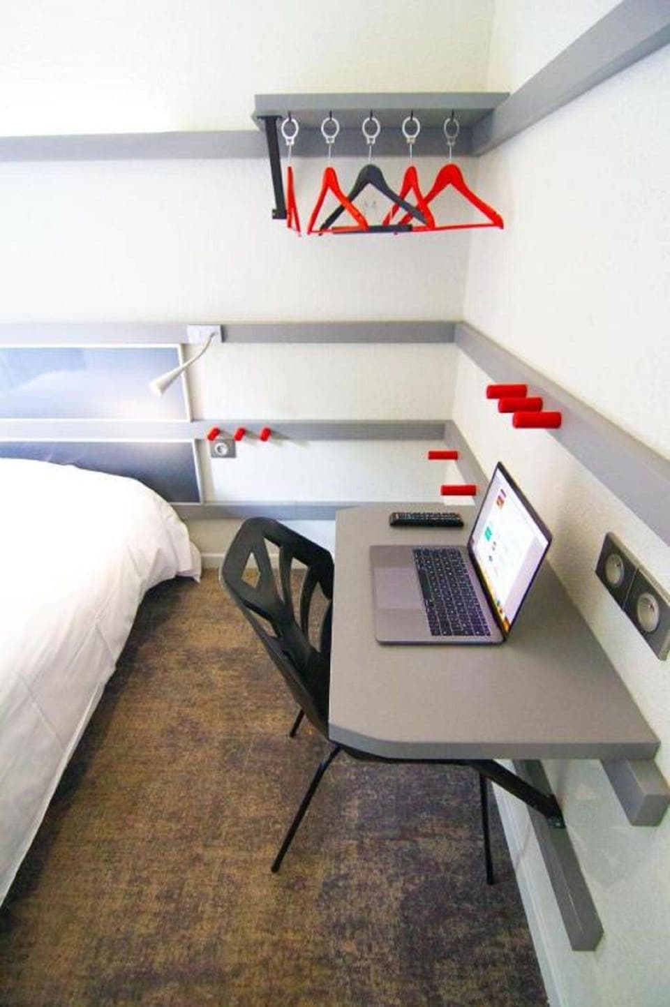 Double Room | Desk, blackout drapes, free cribs/infant beds, rollaway beds