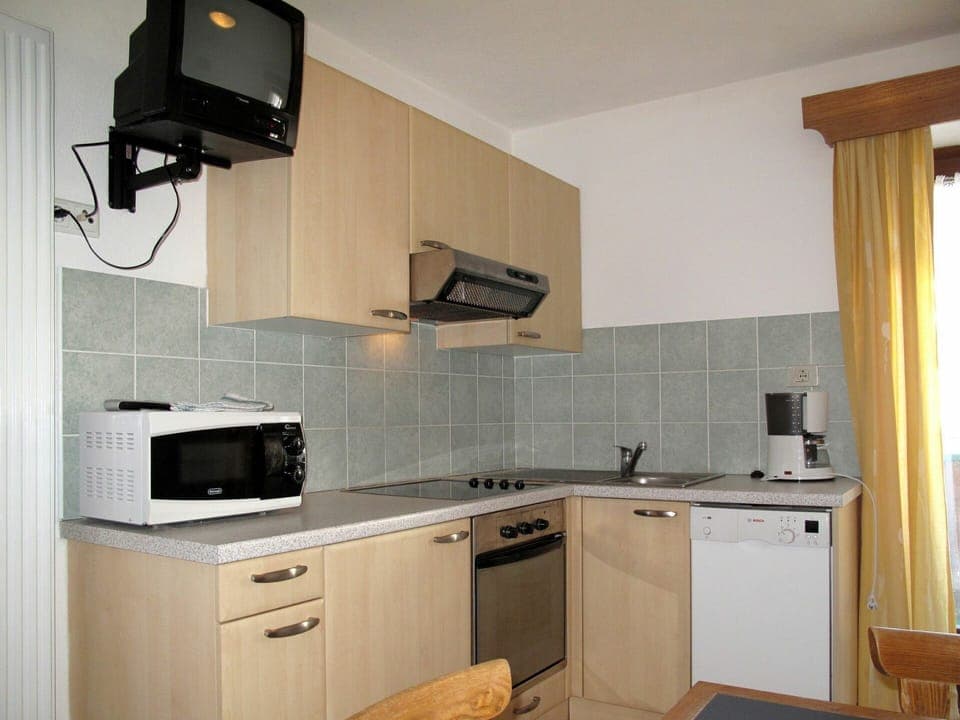 Room, Countertop, Property, Cabinetry, Kitchen, Furniture, Kitchen Stove, Building, Interior Design, House