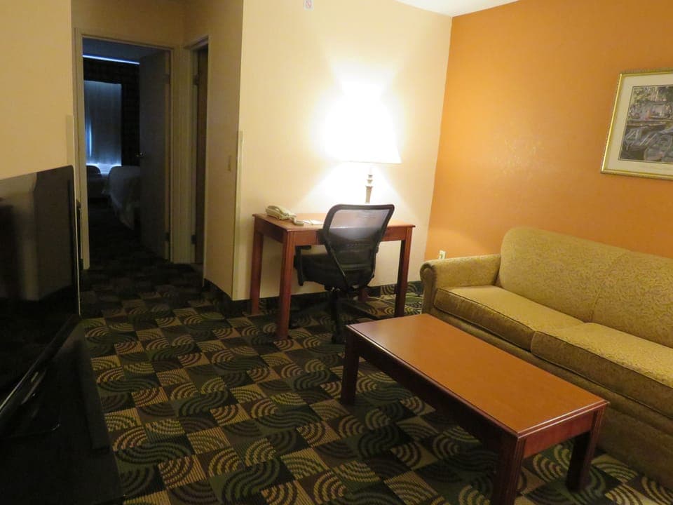 Suite, 1 Bedroom | Living room | Flat-screen TV