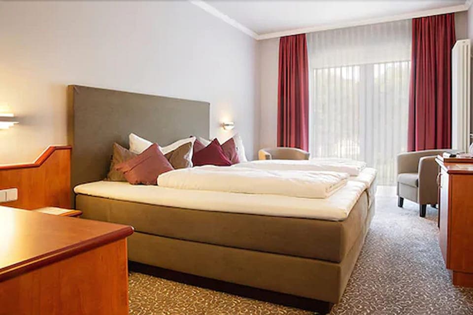 Double Room | Minibar, in-room safe, desk, laptop workspace