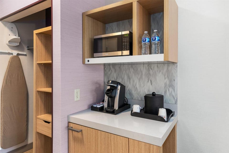 In-room safe, desk, free cribs/infant beds, free rollaway beds