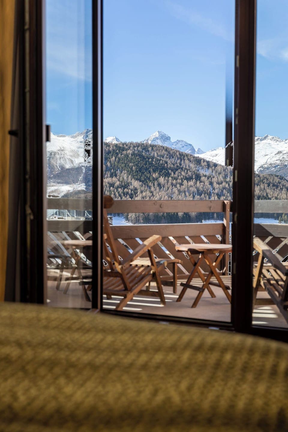 Residence Junior Suite Southwest Upper Floor | Living area | 55-inch flat-screen TV with digital channels