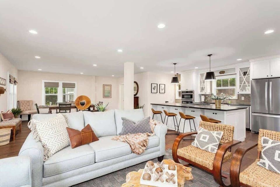 Welcome The Mission Rock House - aka your historic home away from home!