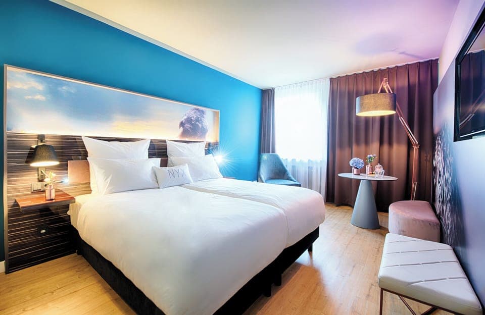 Comfort Room | Minibar, desk, blackout drapes, free WiFi