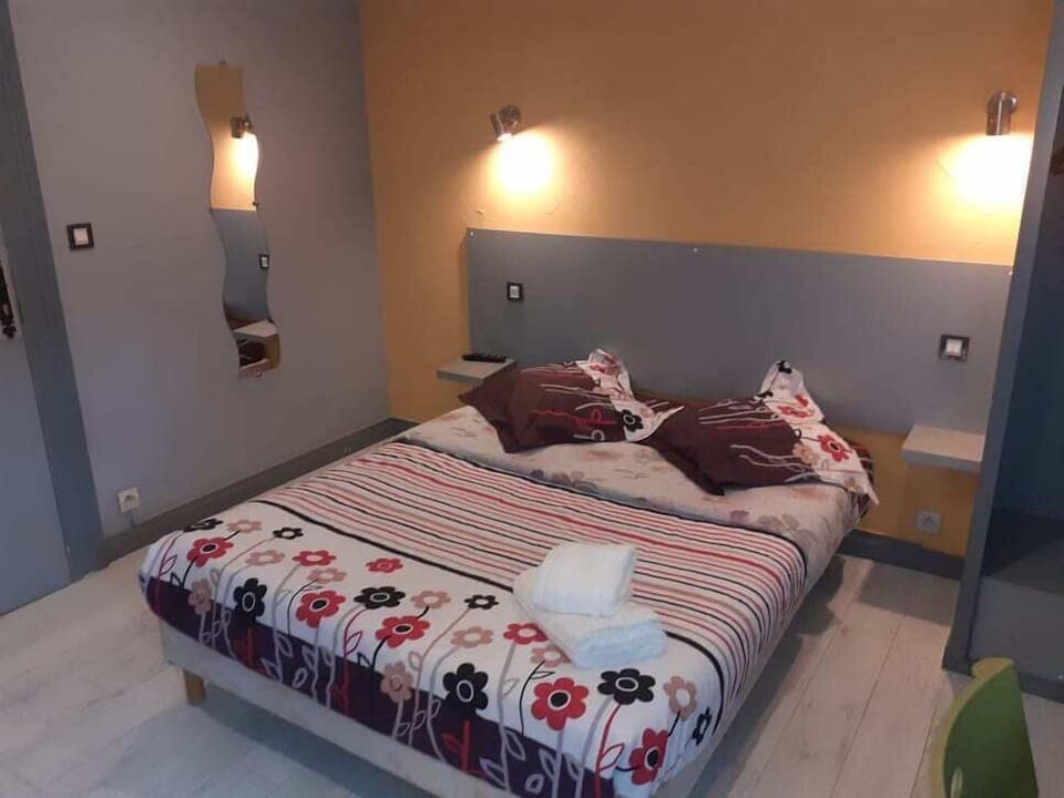 Individually decorated, individually furnished, desk, laptop workspace