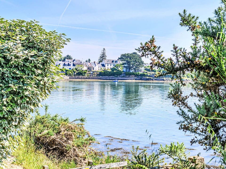 Blue, Water, Vegetation, Waterway, Summer, Watercourse, Bank, Coastal And Oceanic Landforms, Lake, Channel