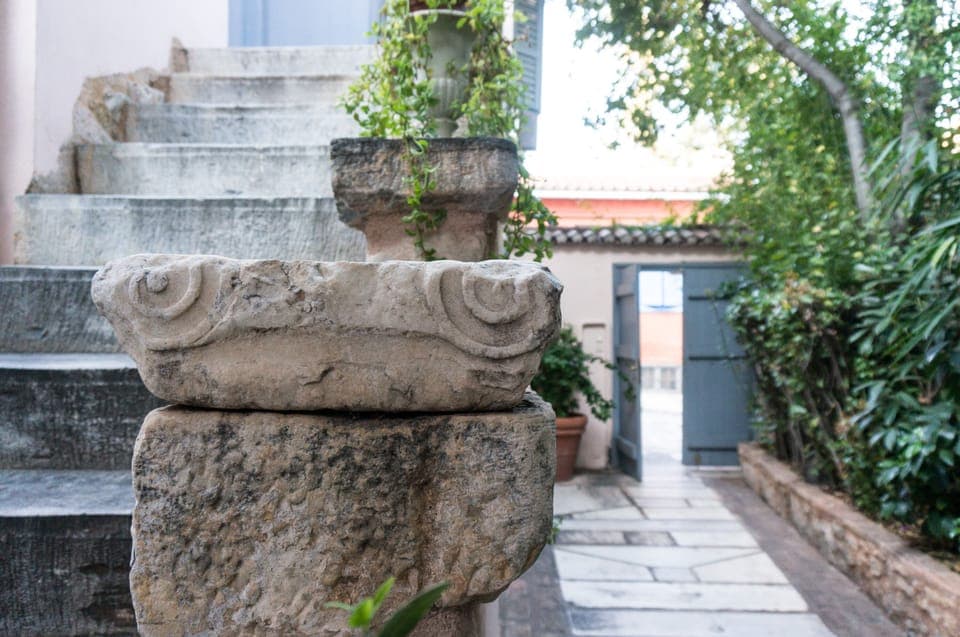 Ancient column not to take with you