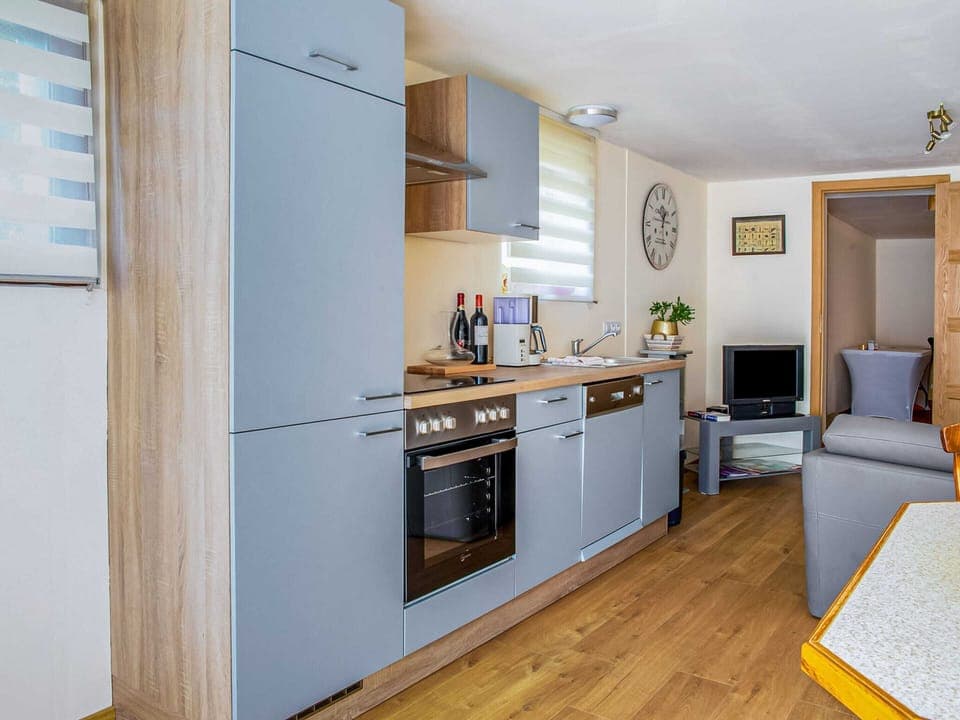 Cottage | Private kitchen | Highchair