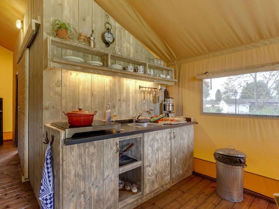 Tent | Private kitchen | Stovetop