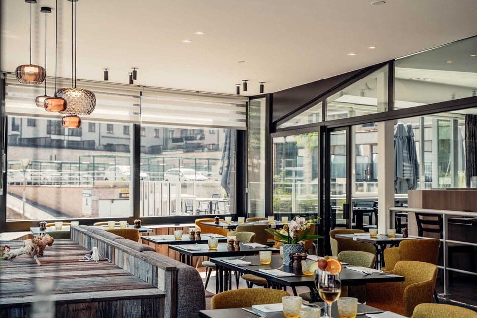 Free daily full breakfast