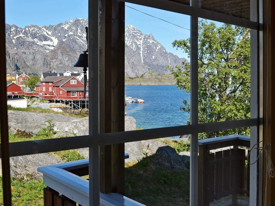 House | Water view