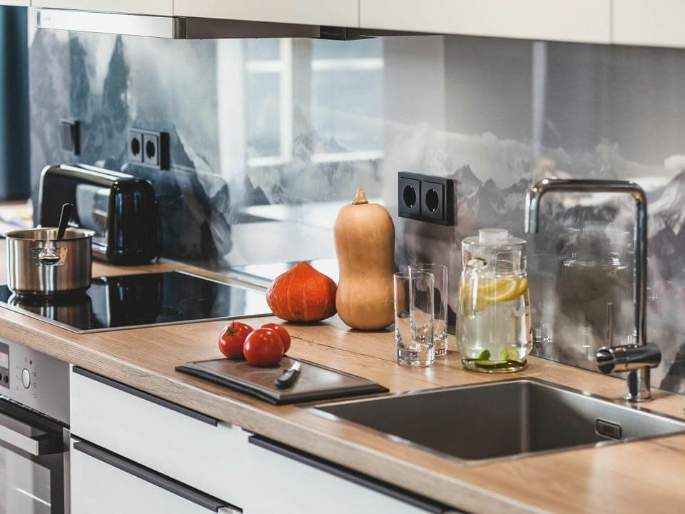 Countertop, Kitchen, Room, Glass, Interior Design, Furniture, Small Appliance, Cabinetry