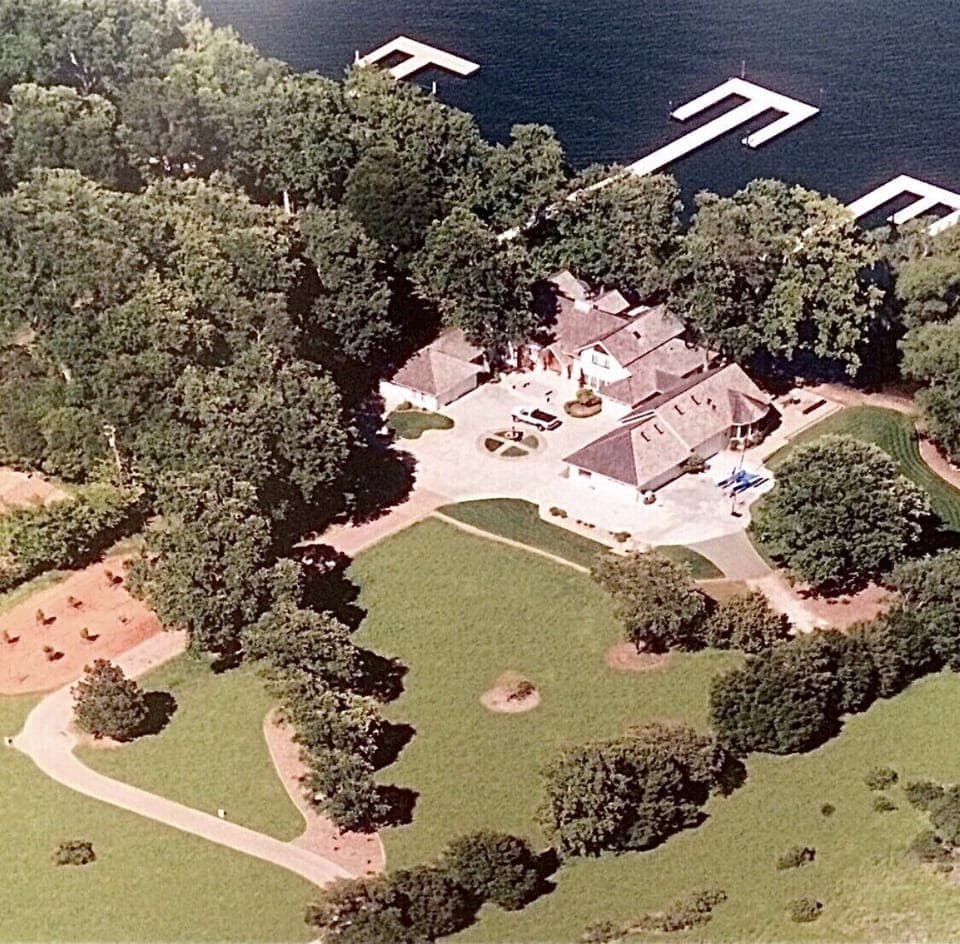 Note: Area in front was returned to natural vegetation due to CA H2O shortages. 