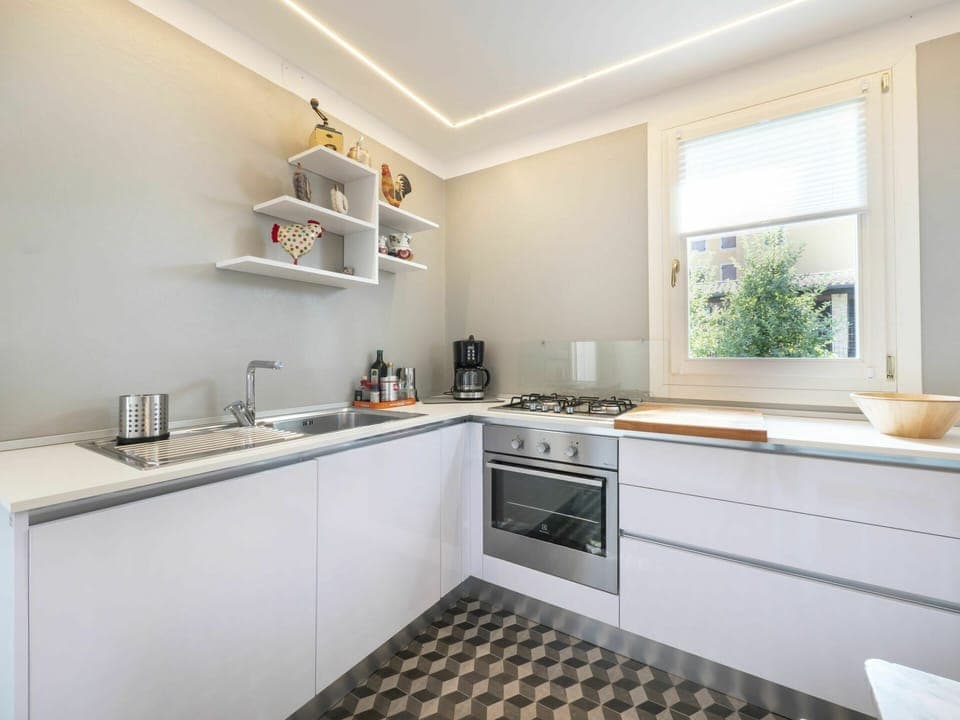 Countertop, Cabinetry, Property, Sink, Kitchen Sink, Tap, Kitchen Stove, Kitchen, Wood, Window