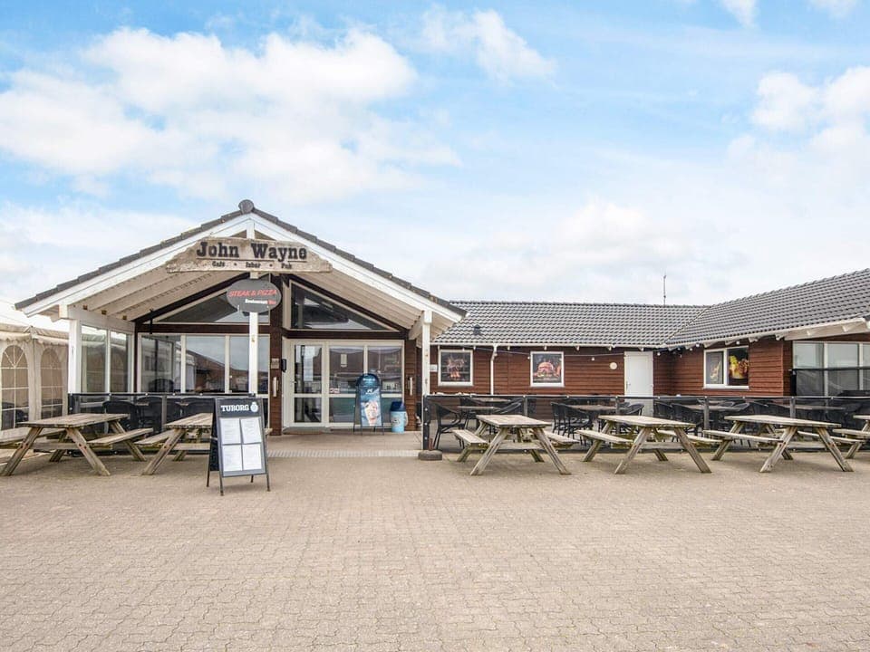 House | Outdoor dining