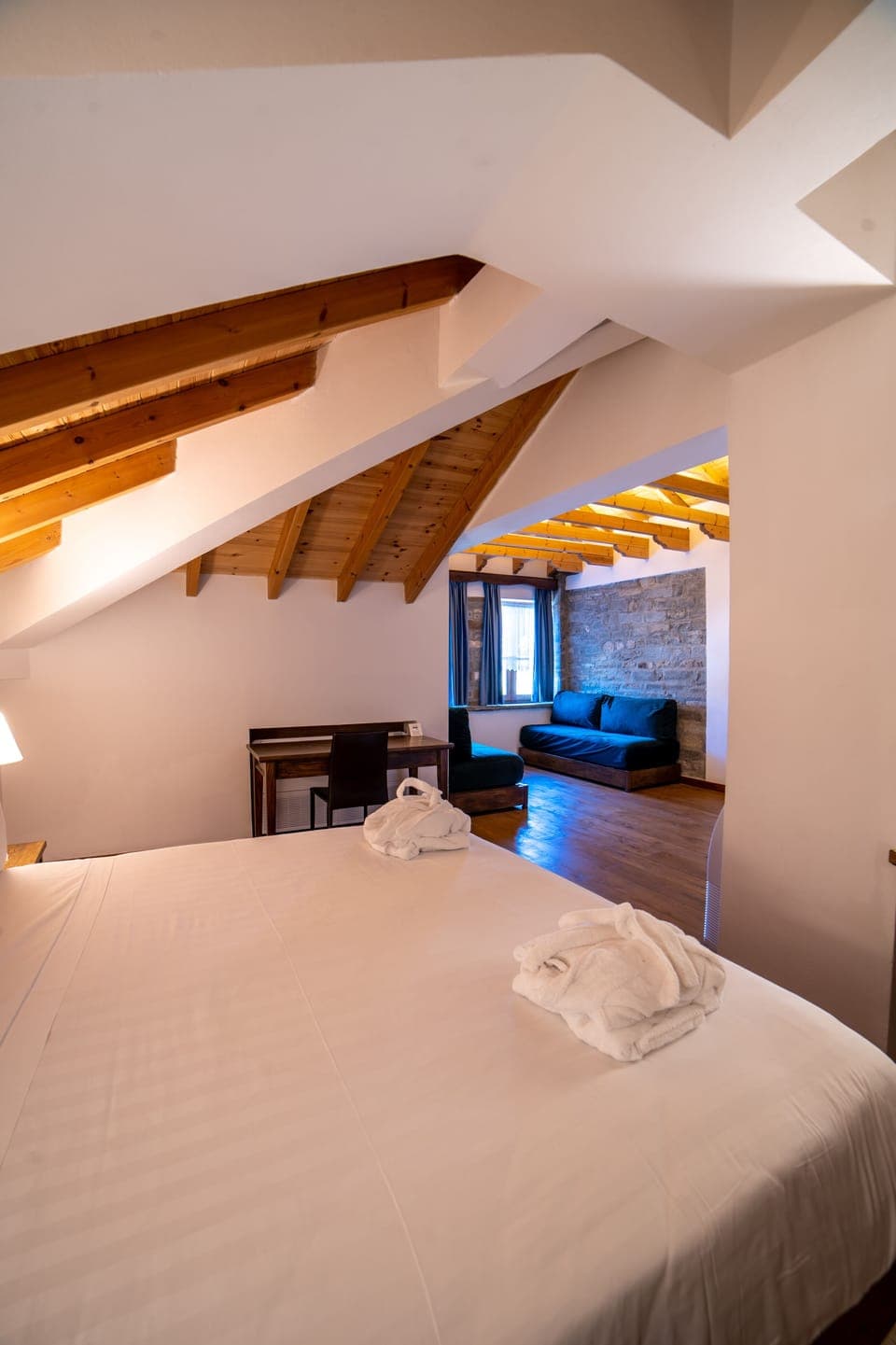 Junior Suite | Premium bedding, down comforters, Select Comfort beds, minibar