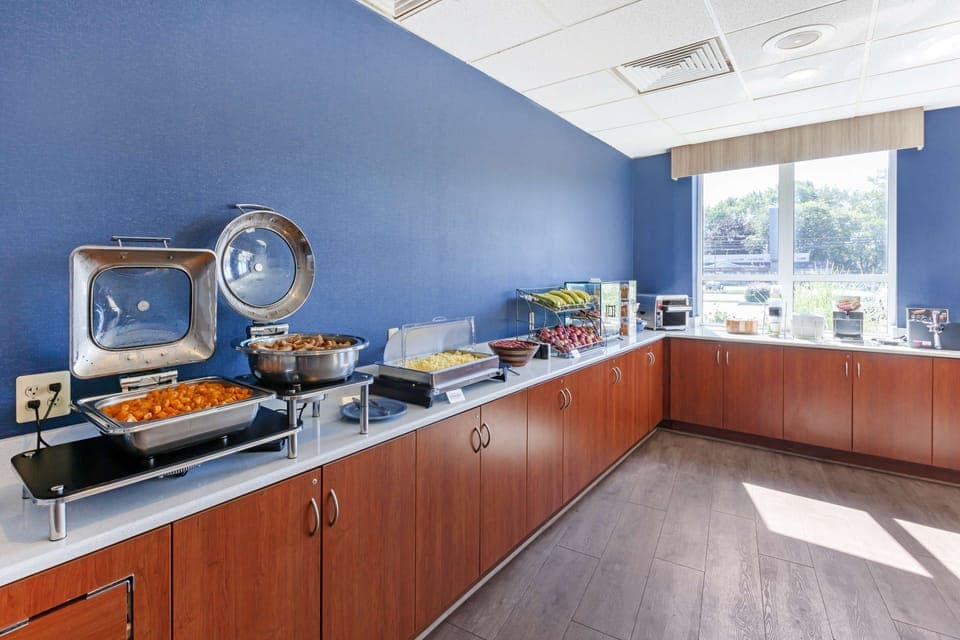 Free daily buffet breakfast