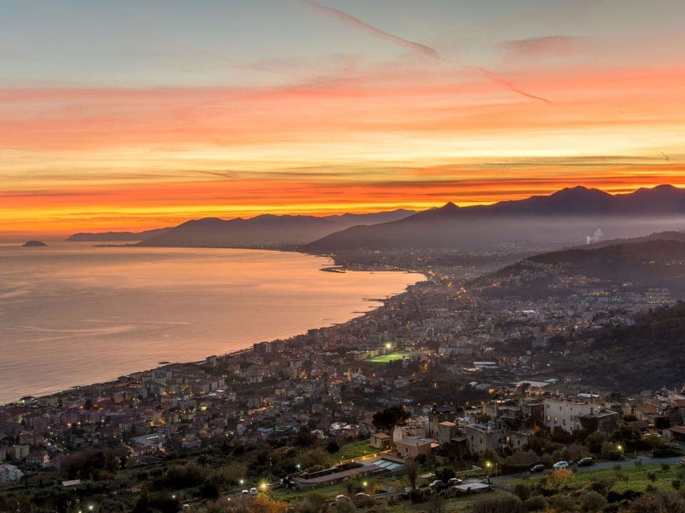 Furniture, Comfort, Wood, Bed, Lighting, Shade, Window, Floor, Flooring