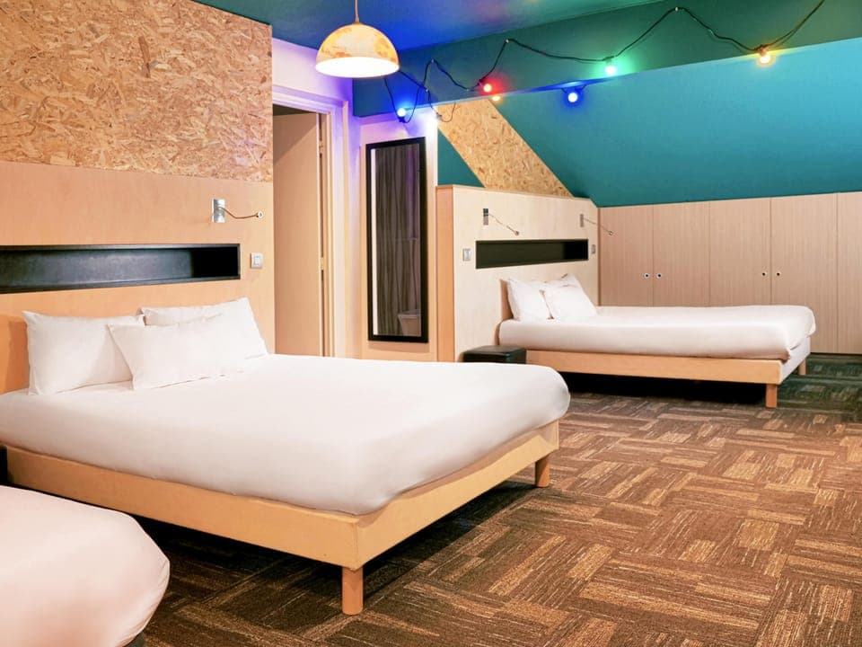 Family Room (4 people) | Desk, free WiFi, bed sheets