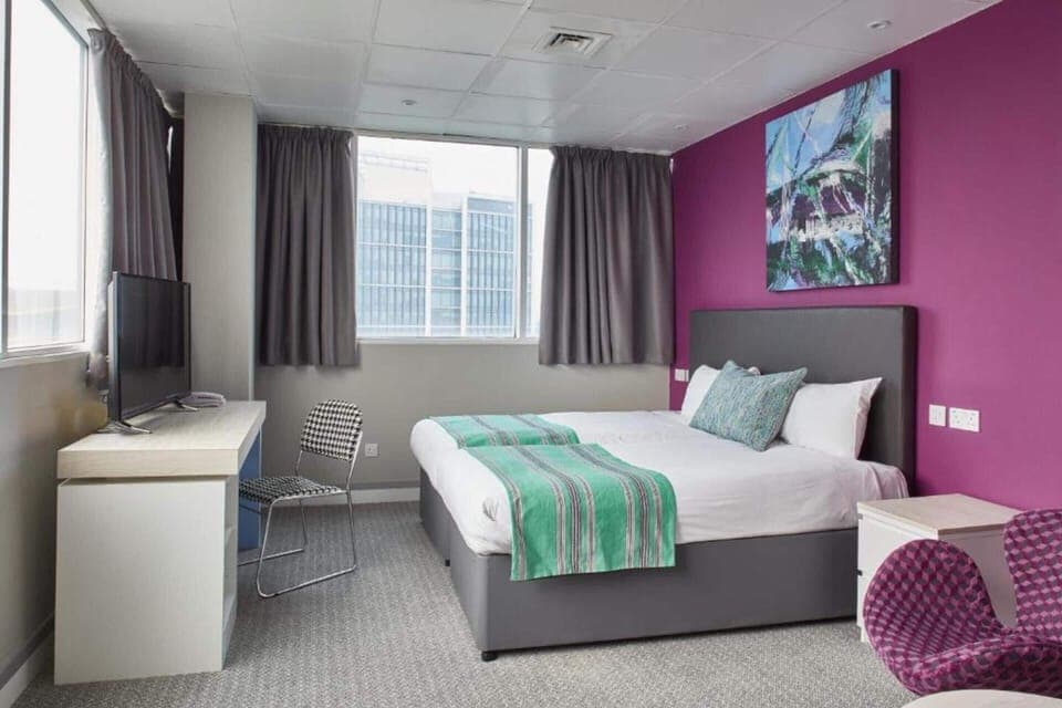Deluxe Twin Room with View | Hypo-allergenic bedding, desk, blackout drapes, soundproofing