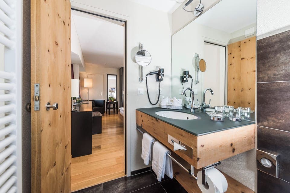 Single Superior Room | Hypo-allergenic bedding, minibar, in-room safe, individually furnished