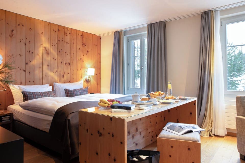Junior Suite | Hypo-allergenic bedding, minibar, in-room safe, individually furnished