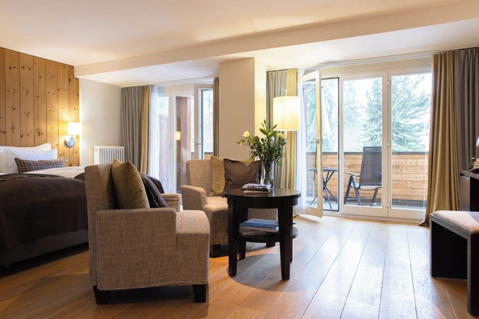Junior Suite | Hypo-allergenic bedding, minibar, in-room safe, individually furnished