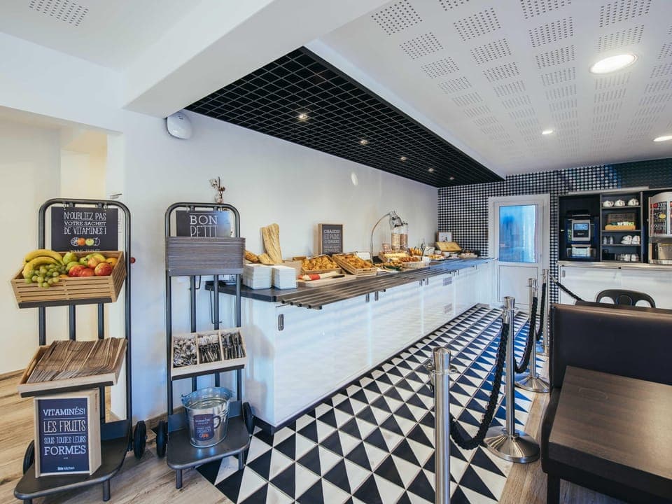 Daily buffet breakfast (EUR 13.90 per person)