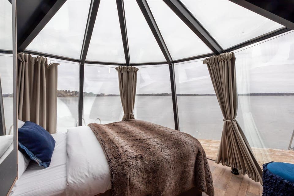 Deluxe Room, 1 Double Bed (w/ Iglux Experience) | Hypo-allergenic bedding, minibar, soundproofing, iron/ironing board