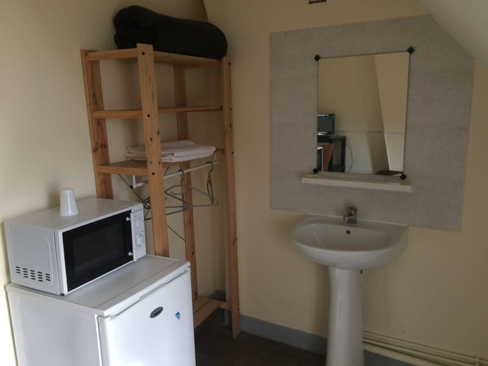 Classic Double Room | Bathroom sink