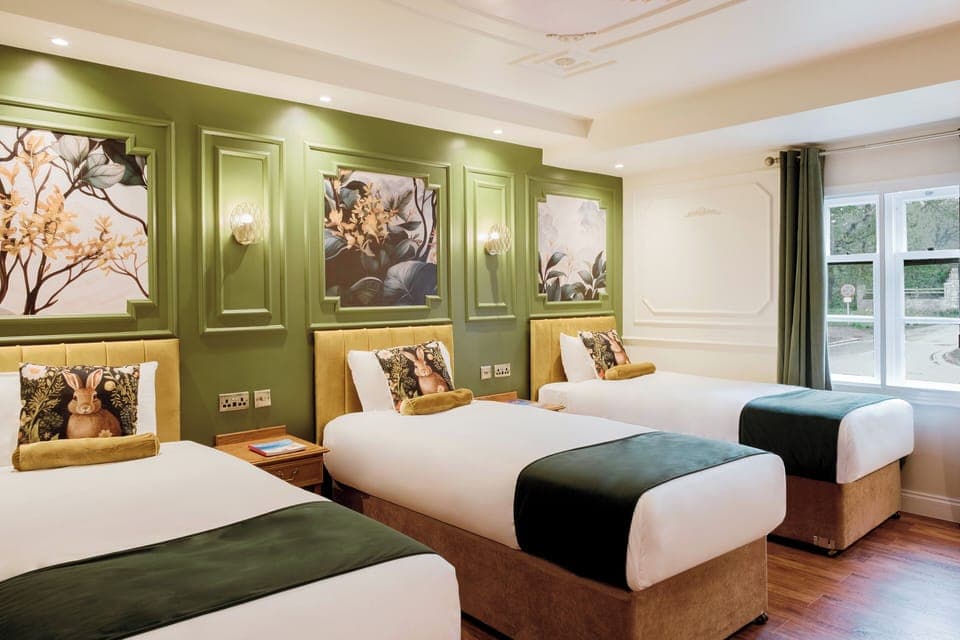 Triple Room | Desk, free WiFi, bed sheets, alarm clocks