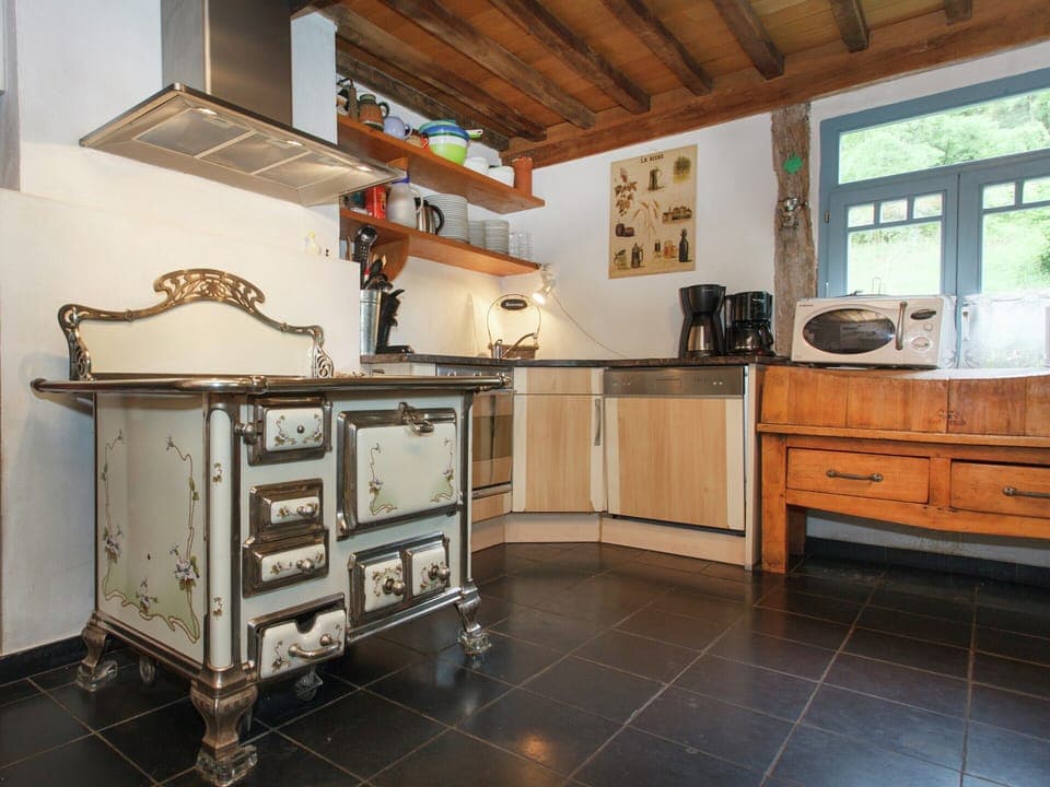 Cottage | Private kitchen | Highchair