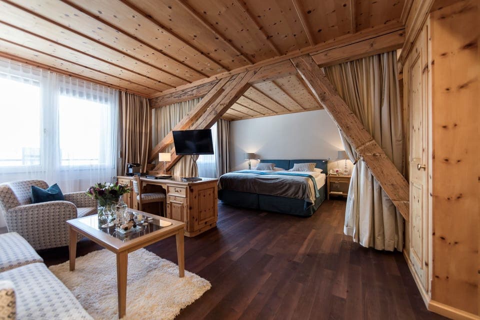 Junior Suite | Premium bedding, down comforters, minibar, in-room safe