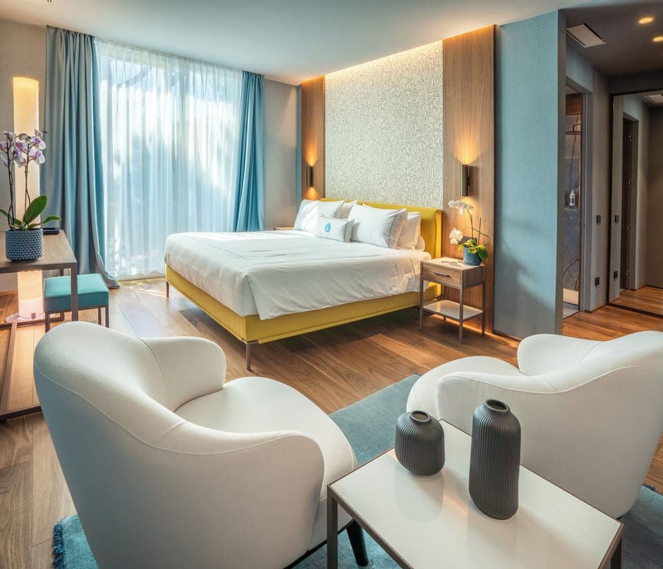 Suite, Hot Tub (Master, Seaside) | Premium bedding, minibar, in-room safe, individually decorated