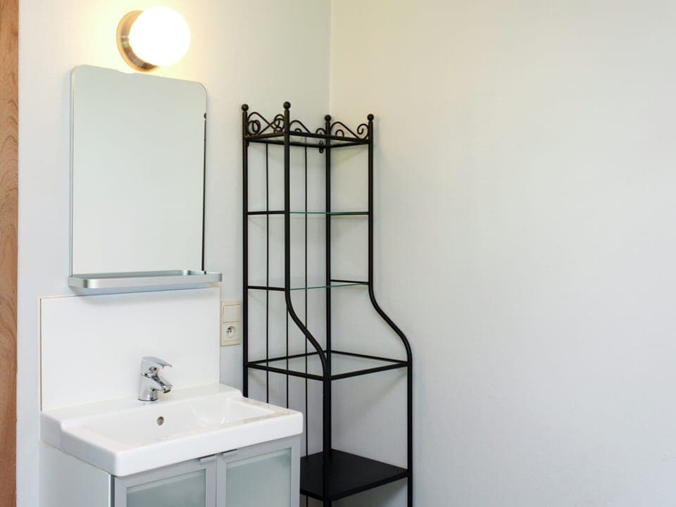 Cottage | 17 bedrooms, individually furnished, bed sheets